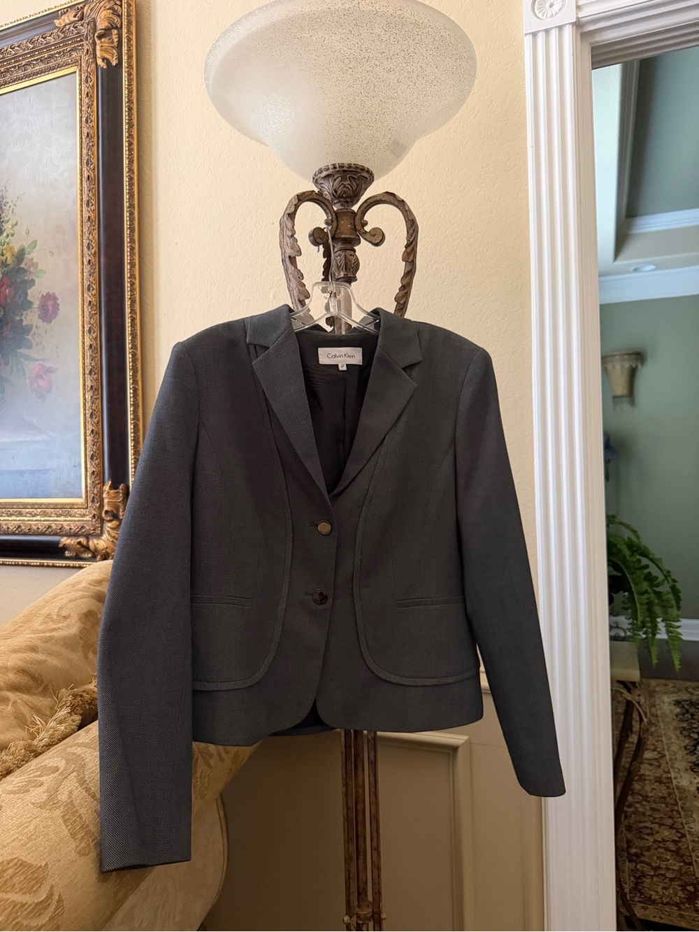 Calvin Klein Women's Charcoal Gray Tailored Suit
Size 6P